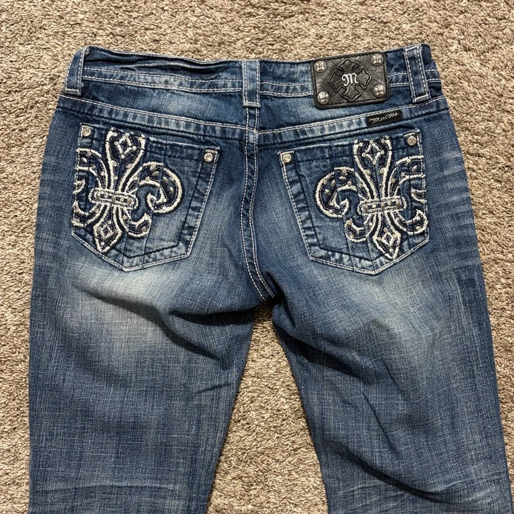 Miss Me Women’s Mid‎ Rise Medium Faded Wash Boot Cut Jeans Size 30